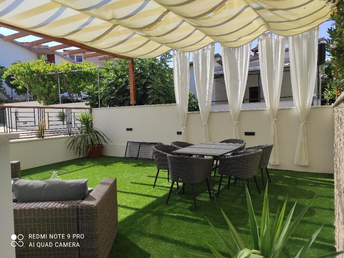 Villa Borna B20 Трогир Екстериор снимка